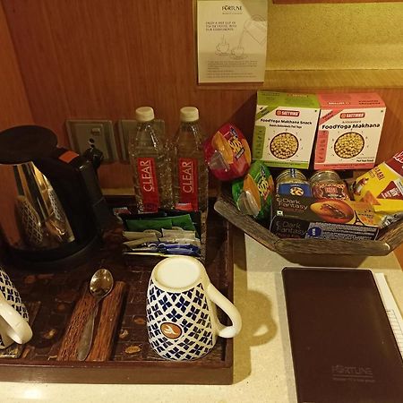 Fortune Select Sg Highway, Ahmedabad - Member Itc Hotels' Group Eksteriør billede