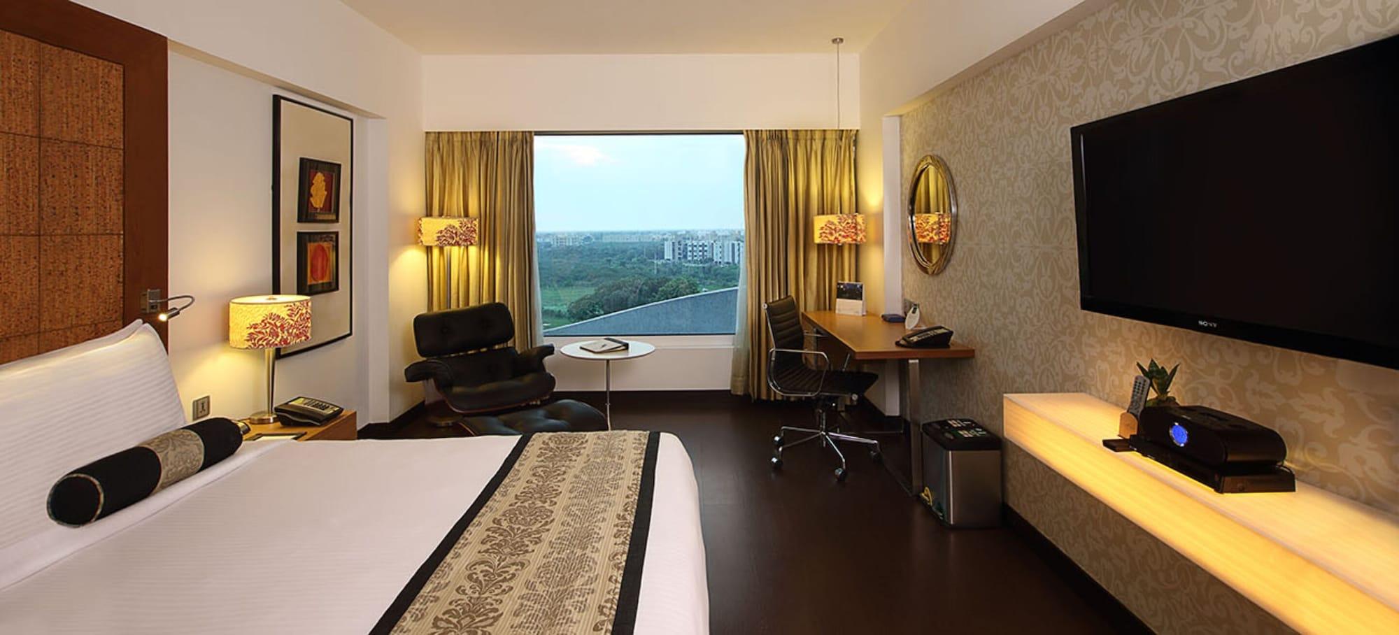 Fortune Select Sg Highway, Ahmedabad - Member Itc Hotels' Group Eksteriør billede