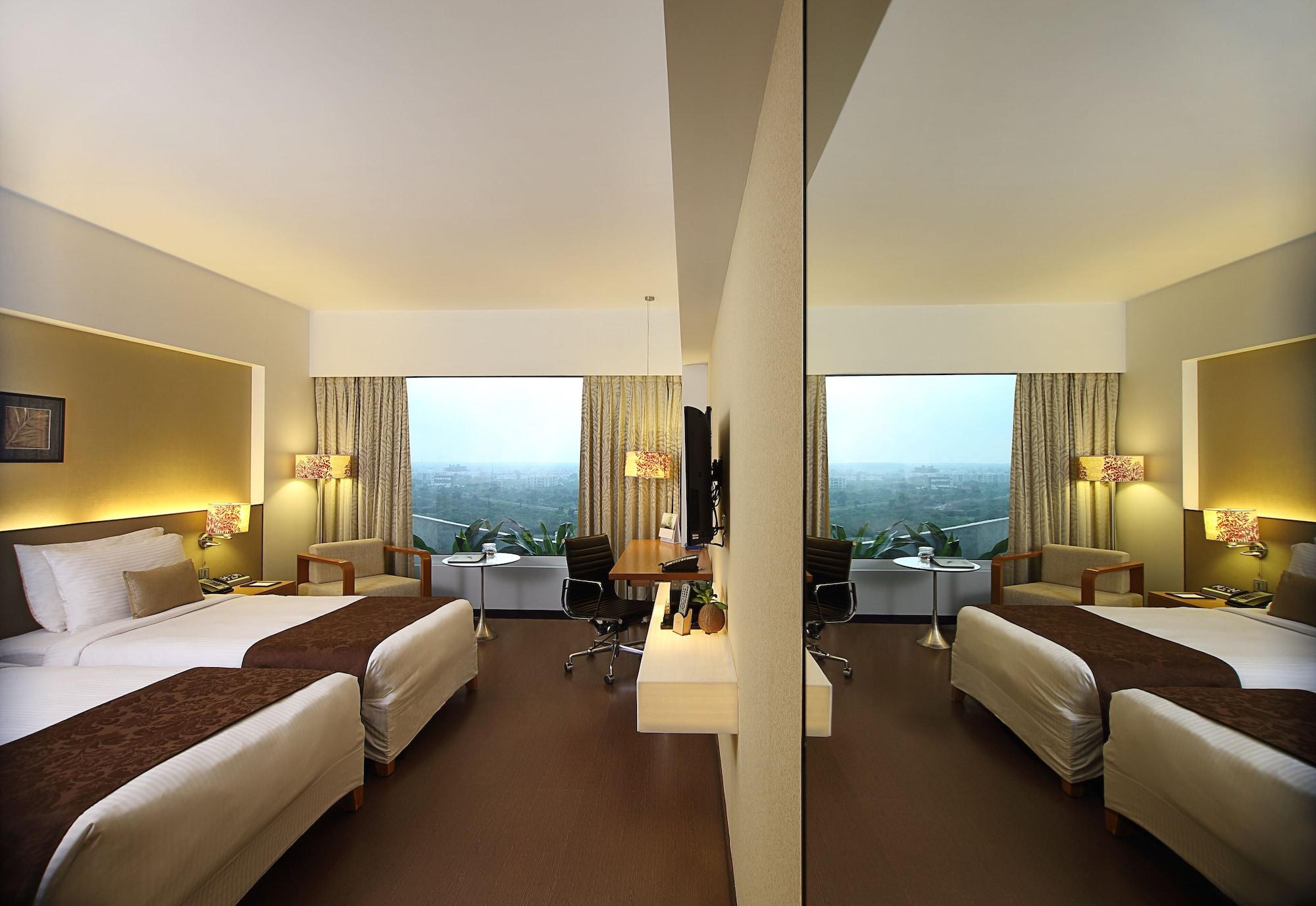 Fortune Select Sg Highway, Ahmedabad - Member Itc Hotels' Group Eksteriør billede