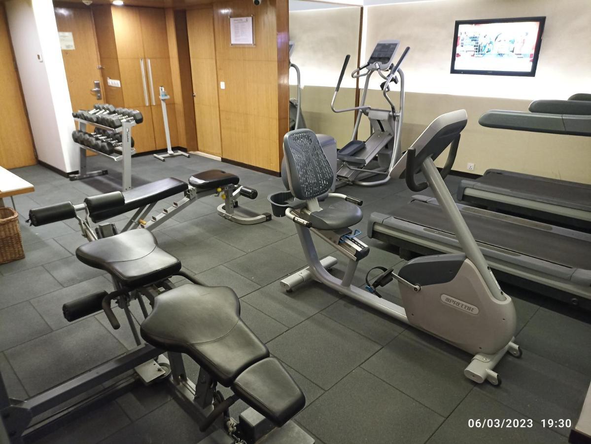 Fortune Select Sg Highway, Ahmedabad - Member Itc Hotels' Group Eksteriør billede