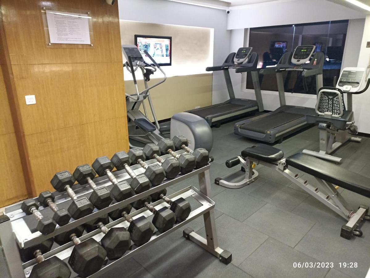 Fortune Select Sg Highway, Ahmedabad - Member Itc Hotels' Group Eksteriør billede