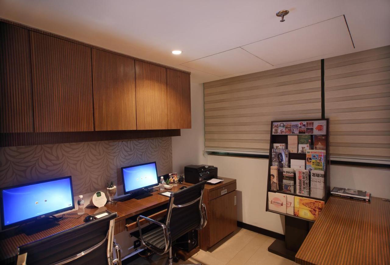 Fortune Select Sg Highway, Ahmedabad - Member Itc Hotels' Group Eksteriør billede