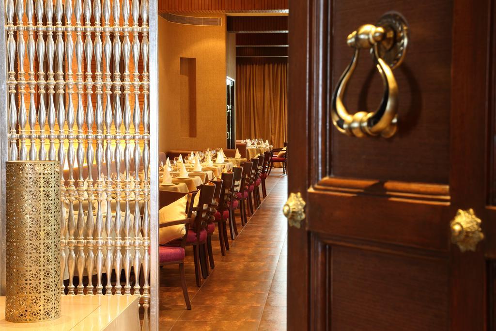Fortune Select Sg Highway, Ahmedabad - Member Itc Hotels' Group Eksteriør billede