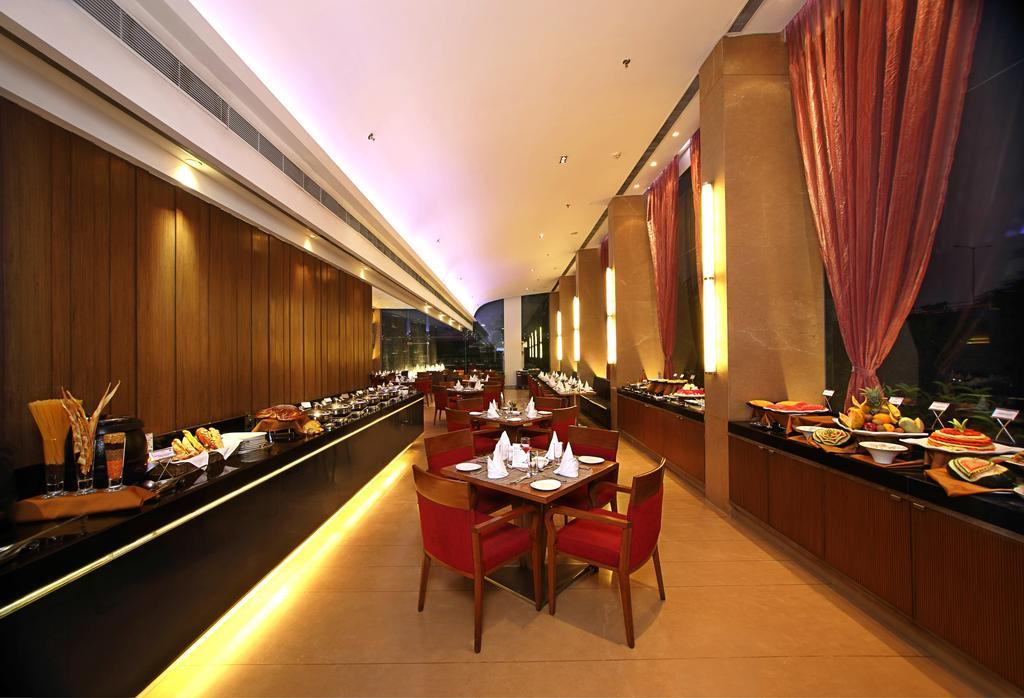 Fortune Select Sg Highway, Ahmedabad - Member Itc Hotels' Group Eksteriør billede
