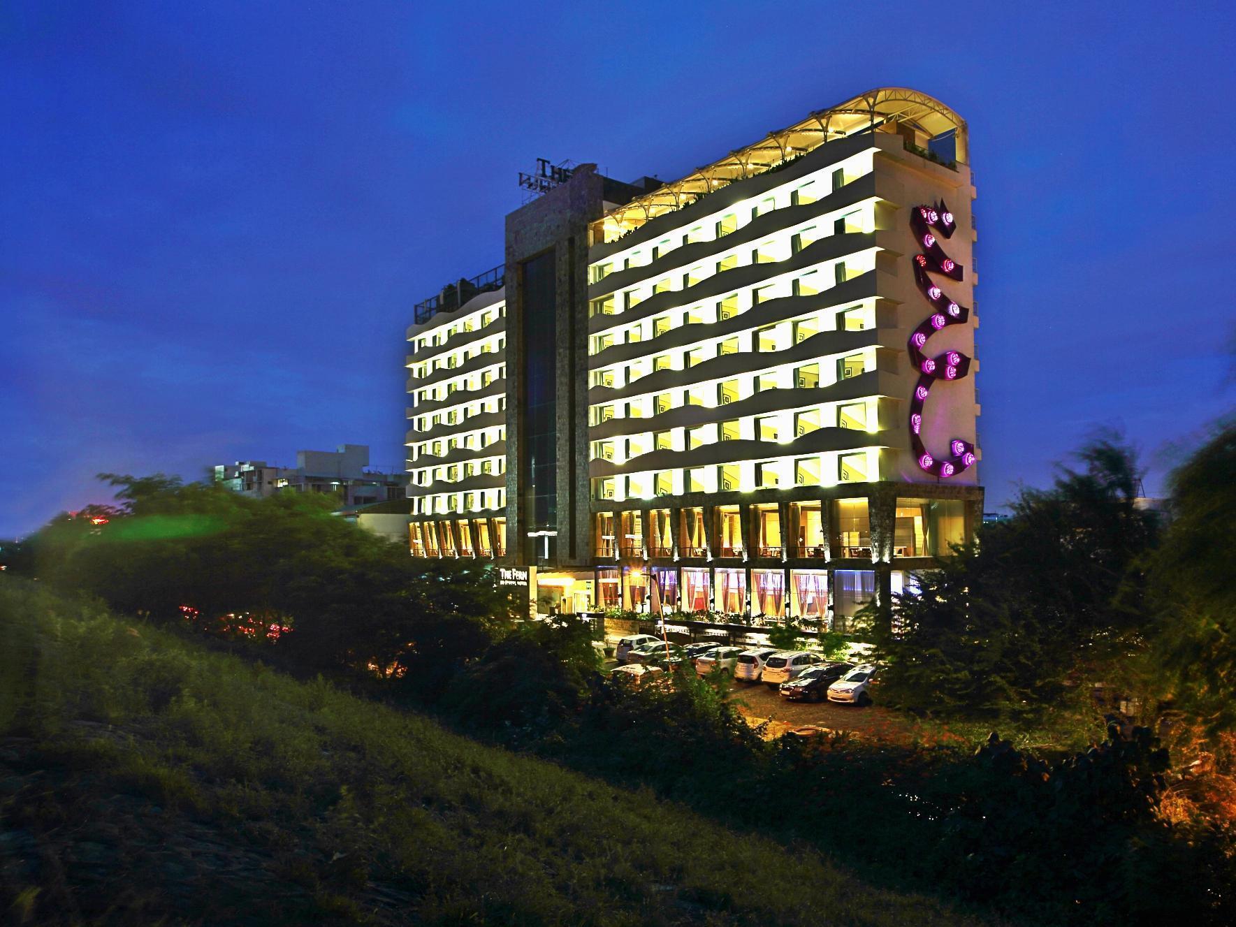 Fortune Select Sg Highway, Ahmedabad - Member Itc Hotels' Group Eksteriør billede